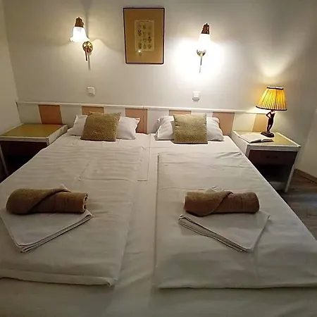 Hotel Senator Haz Eger