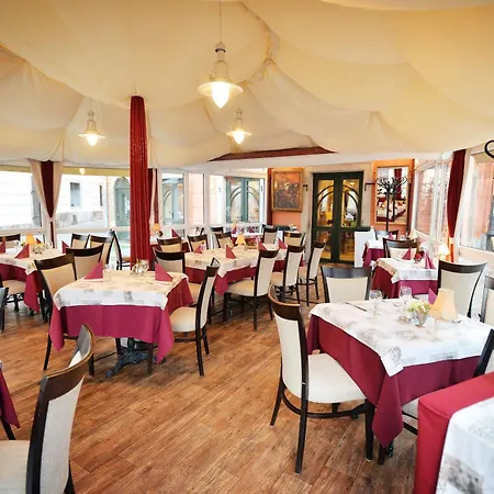 Senator-ház Szálloda Eger